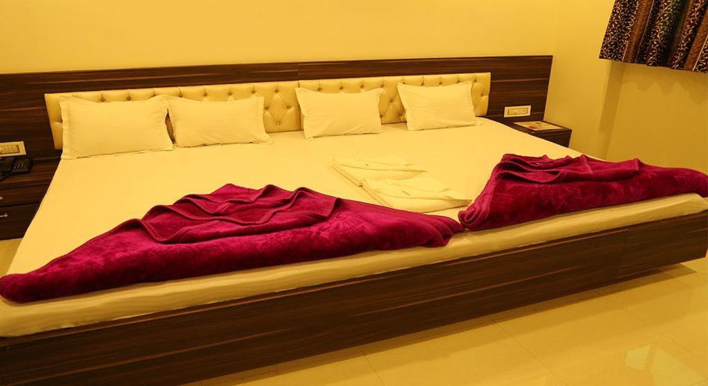 Kingsway Hotel And Restaurant Ajmer Dargah 350 Meter Экстерьер фото