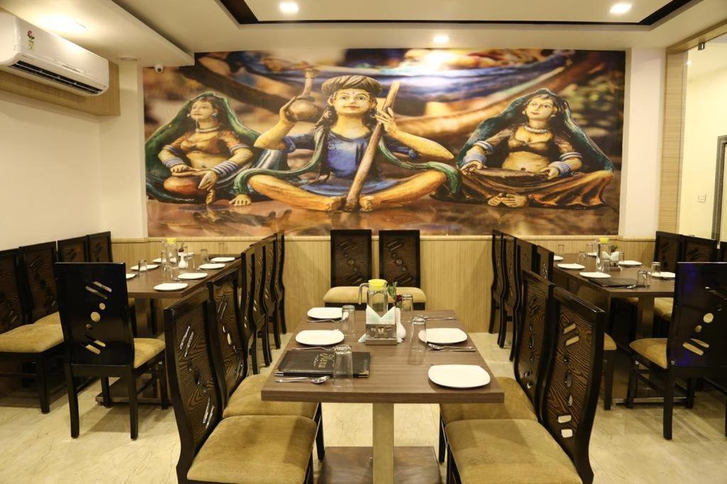 Kingsway Hotel And Restaurant Ajmer Dargah 350 Meter Экстерьер фото